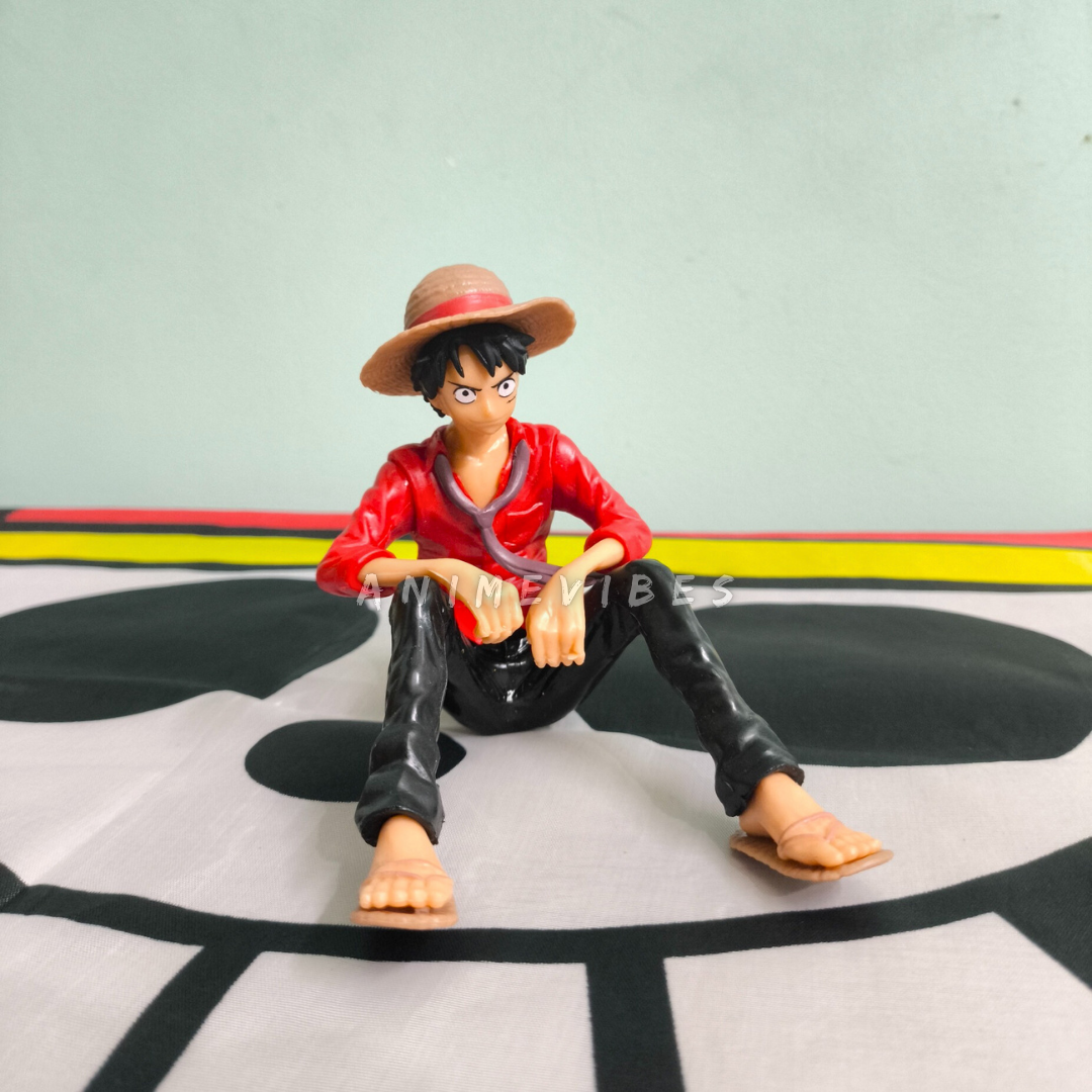 Luffy sitting (red) | 12 cm