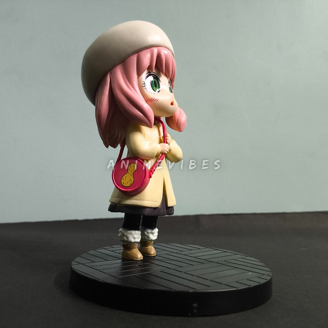Anya’s Cozy Winter Look – 13.5cm Collectible