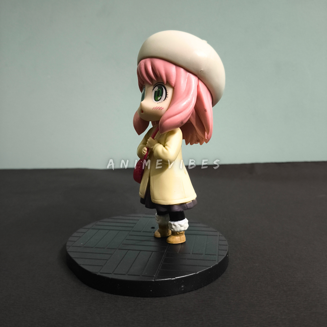 Anya’s Cozy Winter Look – 13.5cm Collectible