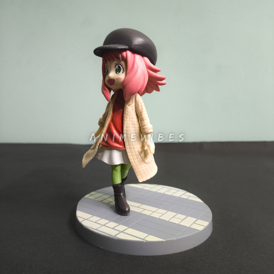 Adorable Anya – 13cm Winter Stroll Edition