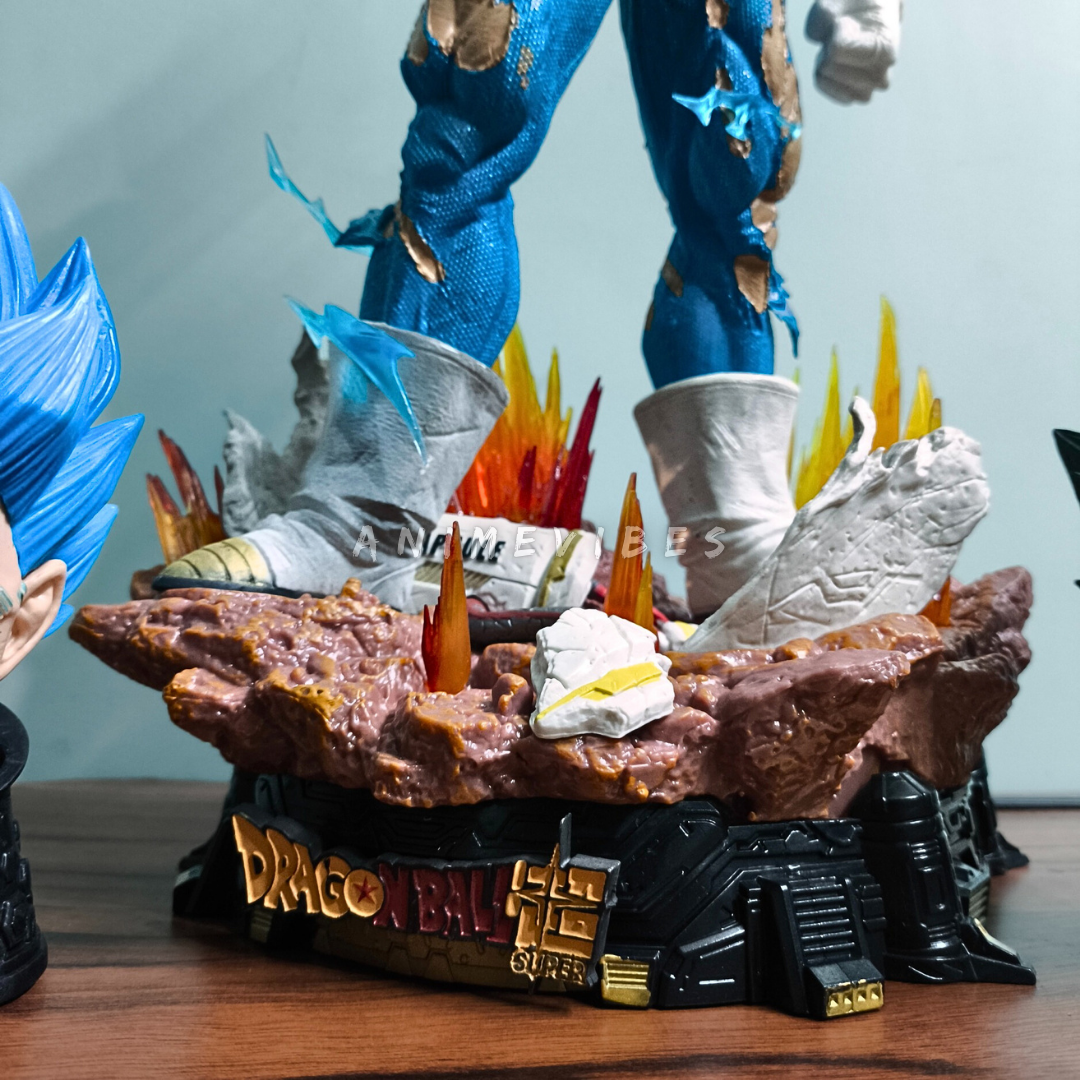 Vegeta 53cm – Premium Statue with LED Base & 3 Interchangeable Faces