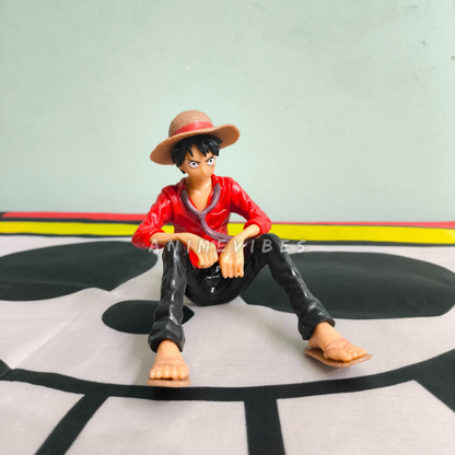 Luffy sitting (red) | 12 cm
