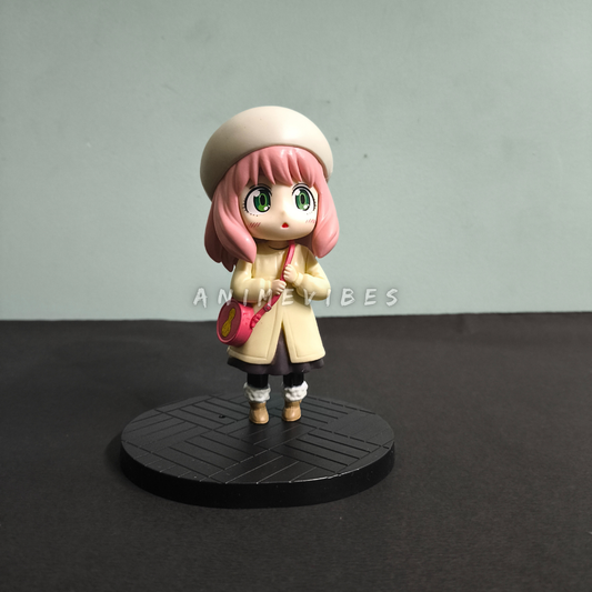 Anya’s Cozy Winter Look – 13.5cm Collectible