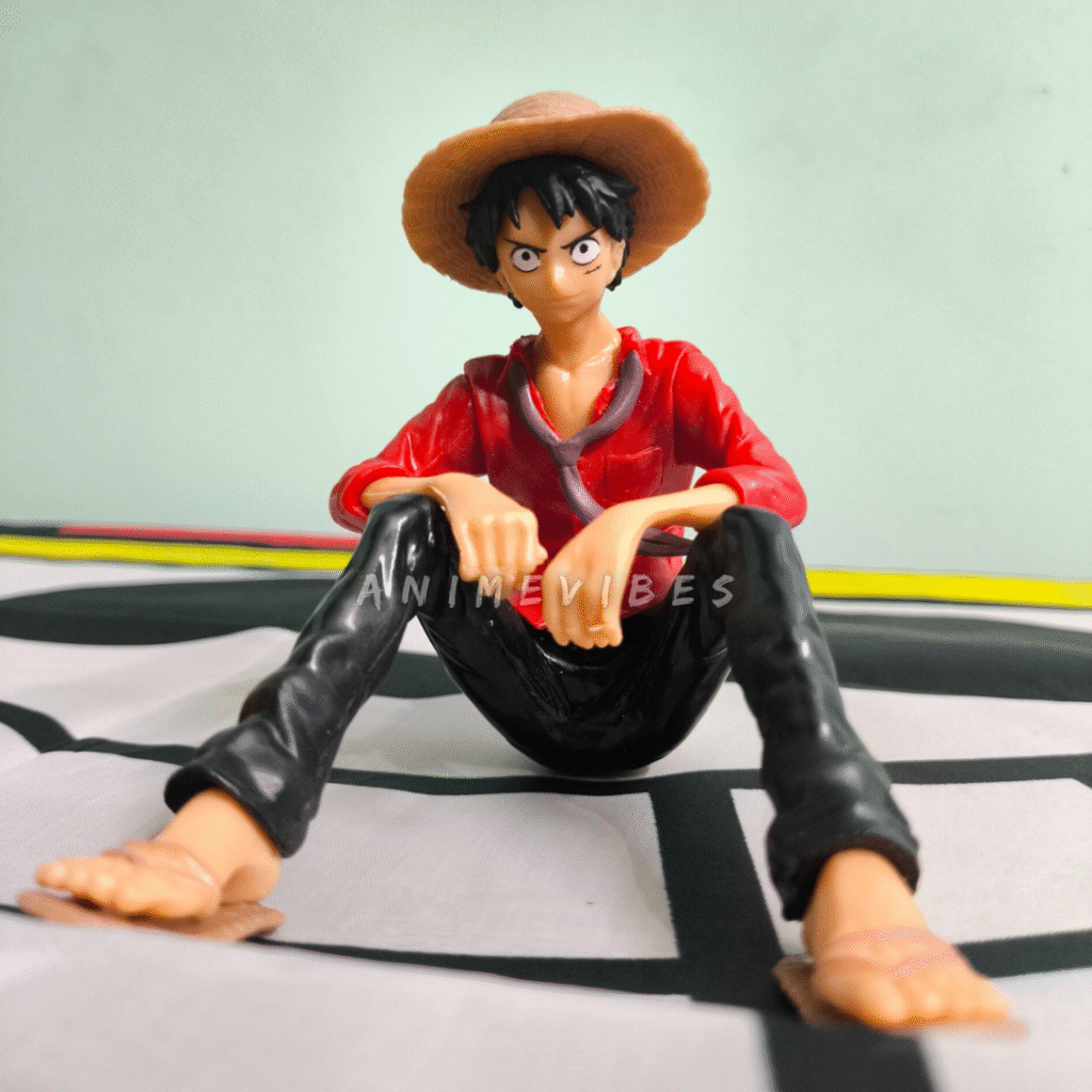 Luffy sitting (red) | 12 cm