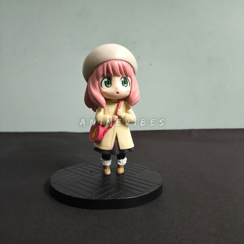 Anya’s Cozy Winter Look – 13.5cm Collectible