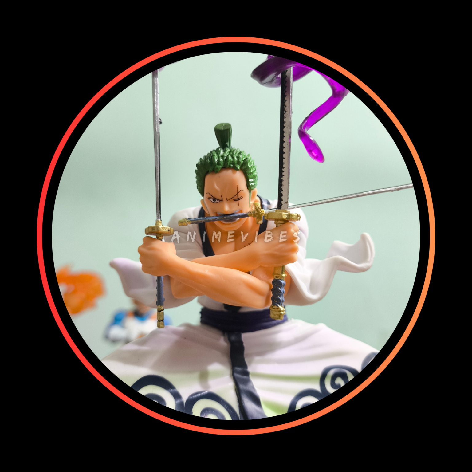 BSNRDX Figurine Anime Zoro 22 Cm – PVC Avec Épées Et Base, Statue Décor Bureau Pour Fan One Piece