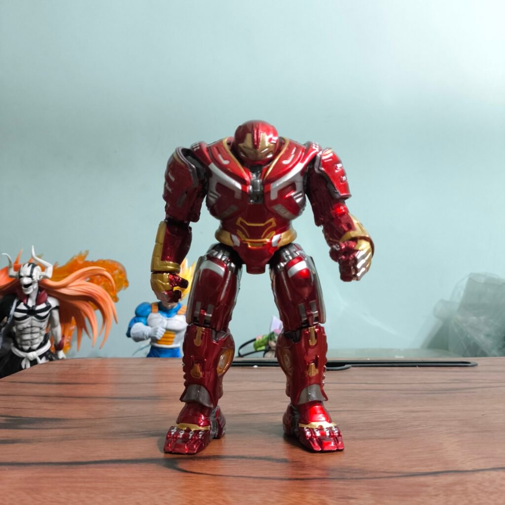Hulkbuster Premium 18cm Action Figure - Marvel Collectible Statue