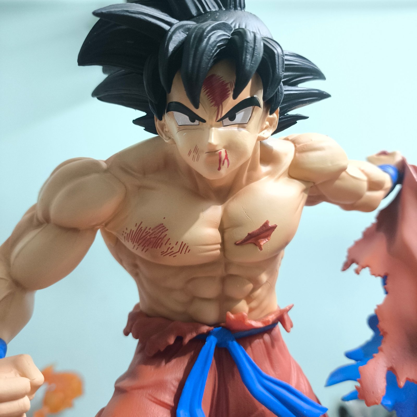 Goku 33cm Action Figure – Battle Scene Statue - Image 2