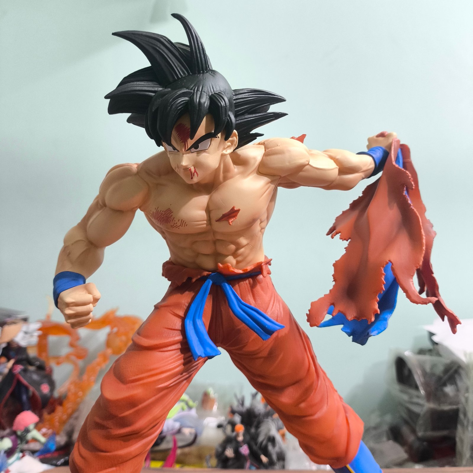 Goku 33cm Action Figure – Battle Scene Statue - Image 5