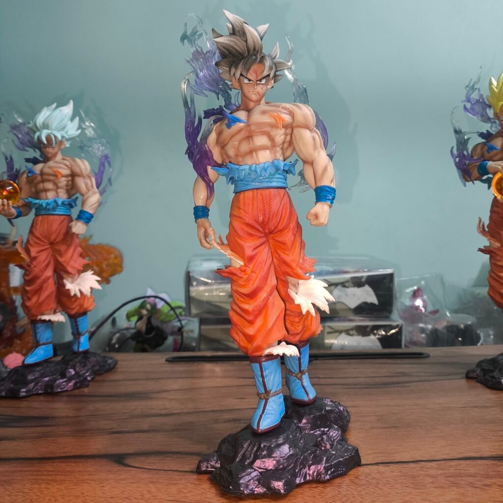 Goku Ultra Instinct 30cms Premium Collectible ( Black haired ver. )