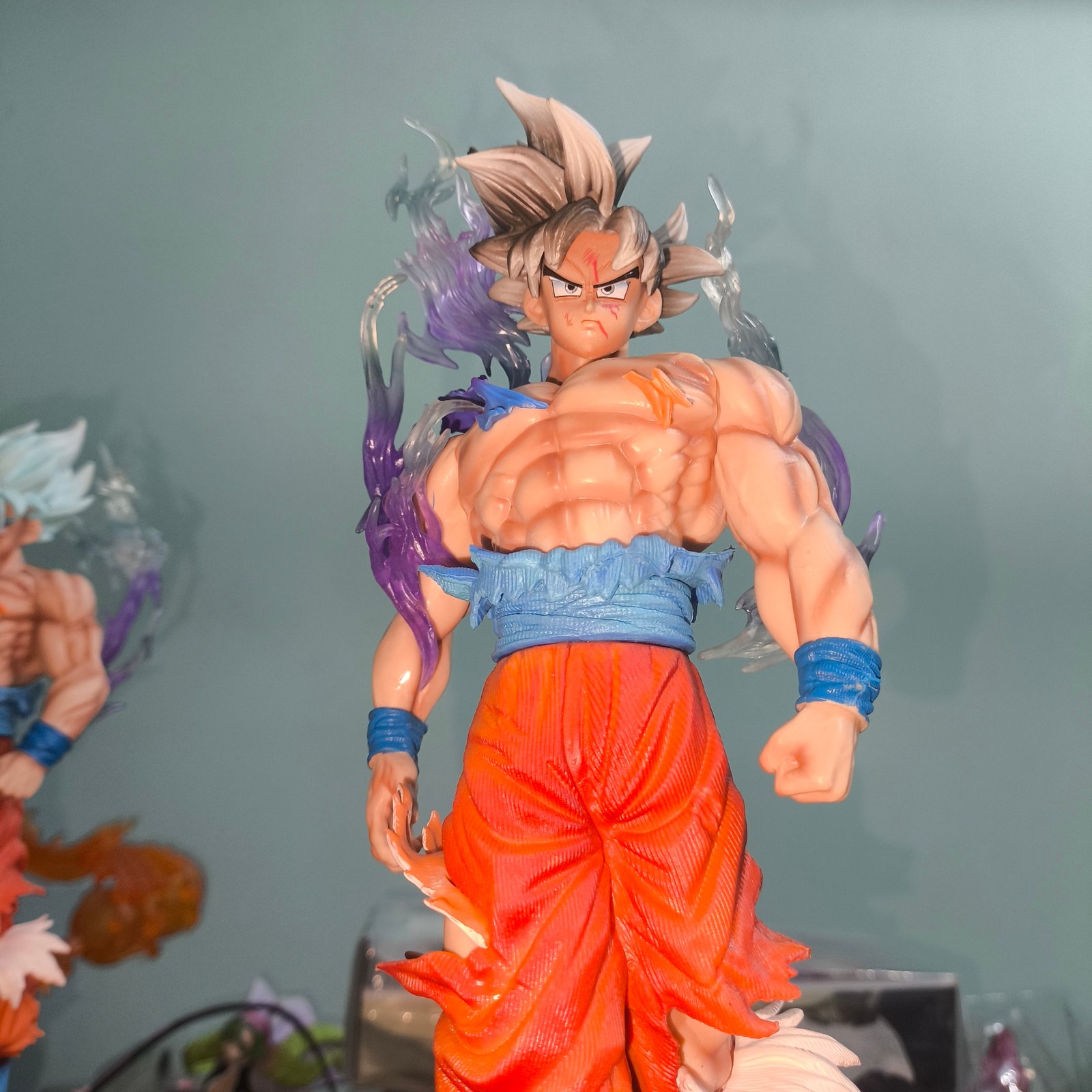 Goku Ultra Instinct 30cms Premium Collectible ( Black haired ver. ) - Image 3