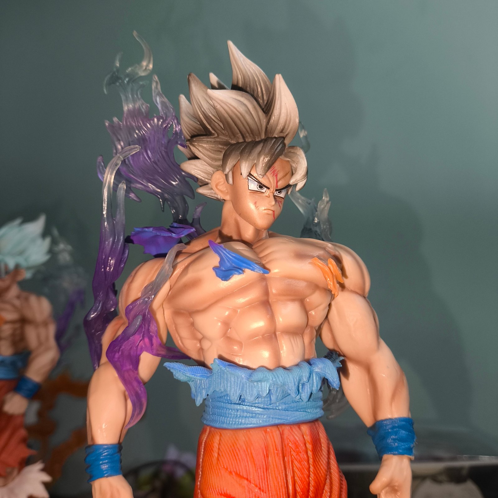Goku Ultra Instinct 30cms Premium Collectible ( Black haired ver. ) - Image 4